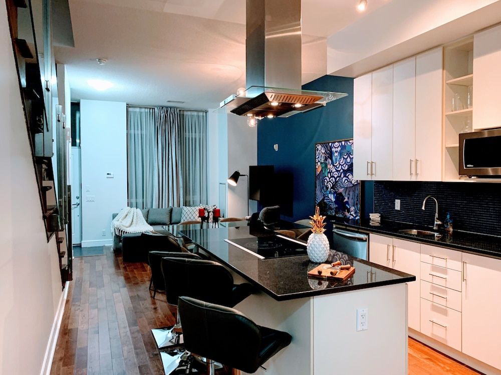 Designer Luxury 3 Bedroom Townhouse Classic Chalet 26