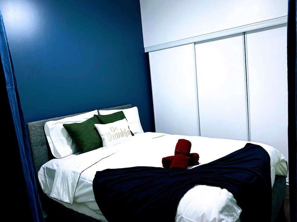 Designer Luxury 3 Bedroom Townhouse Classic Chalet 14