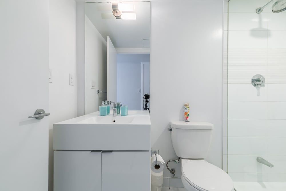 SkyTree - Condos in Heart of Downtown Design Condo (606) 28