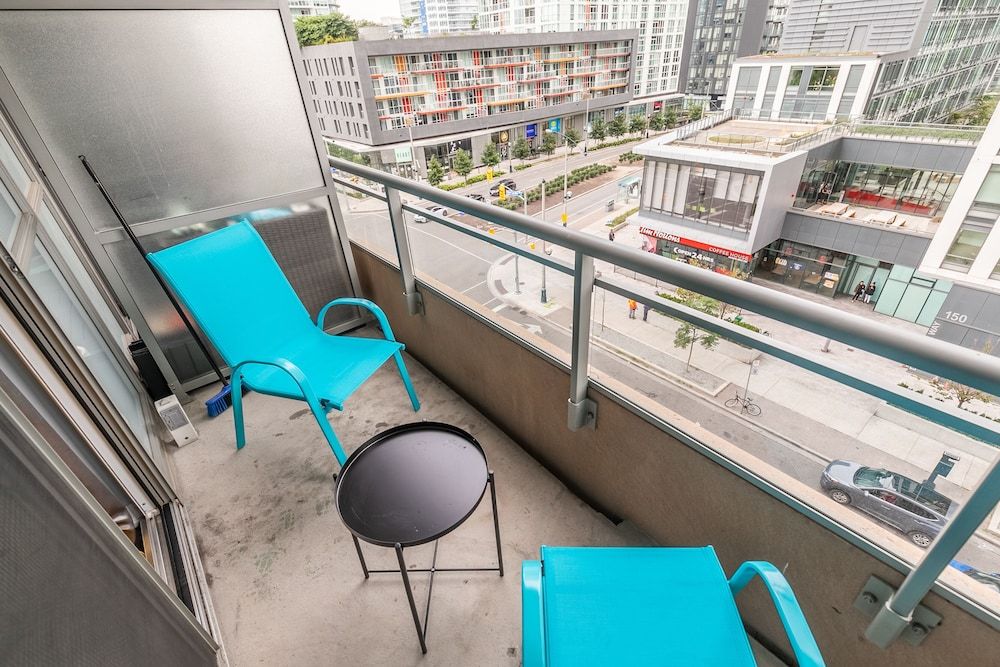 SkyTree - Condos in Heart of Downtown Design Condo (606) 24
