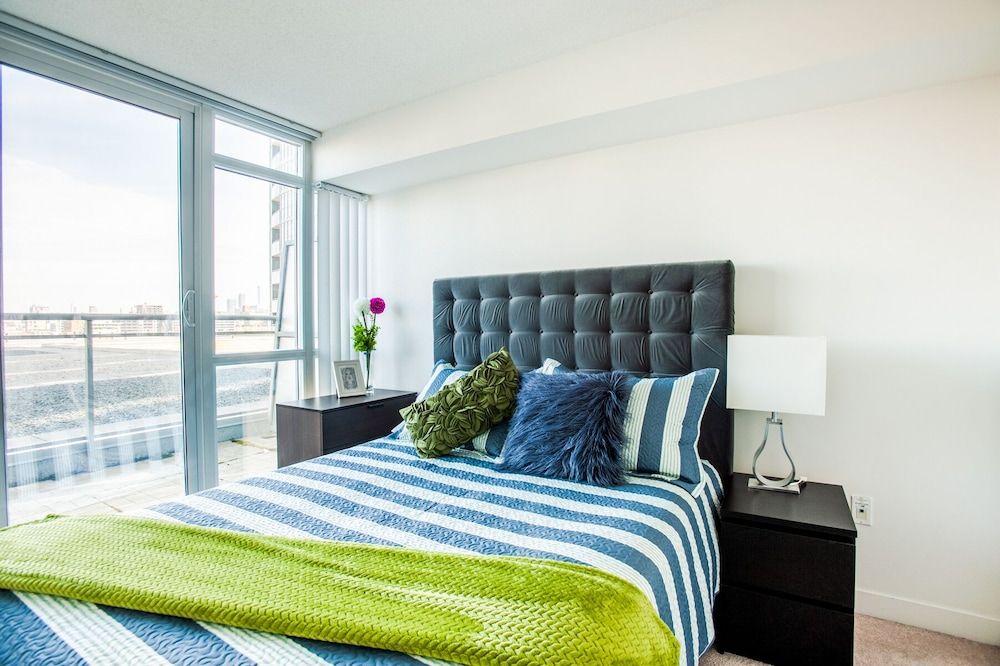 SkyTree - Condos in Heart of Downtown Comfort Condo (1107) 3