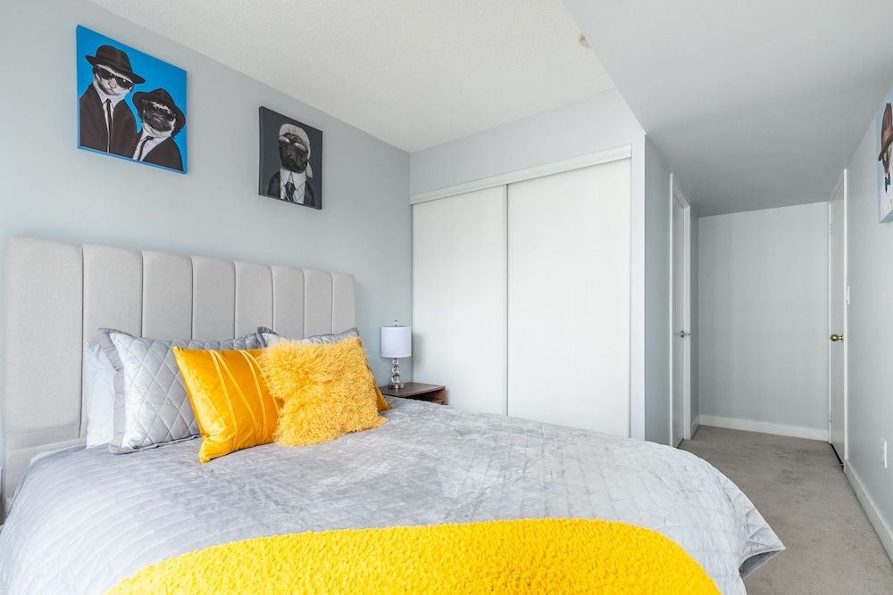 undefined SkyTree - Condos in Heart of Downtown 9