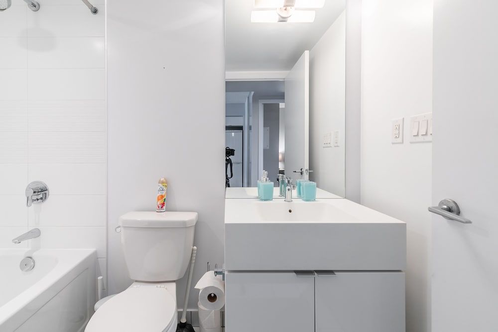 SkyTree - Condos in Heart of Downtown Design Condo (606) 31
