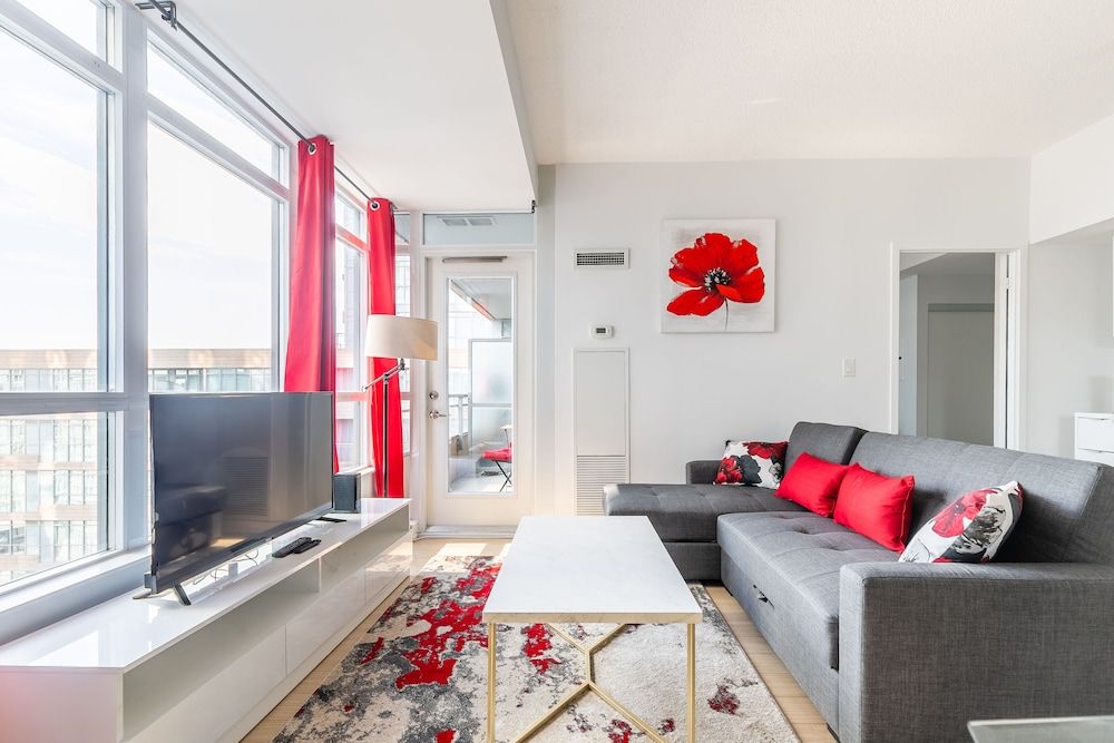 SkyTree - Condos in Heart of Downtown Classic Apartment (1039) 15