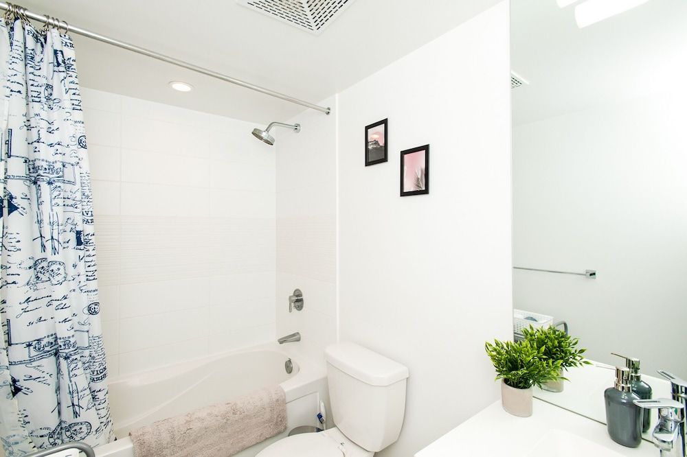 SkyTree - Condos in Heart of Downtown Comfort Condo (1107) 20
