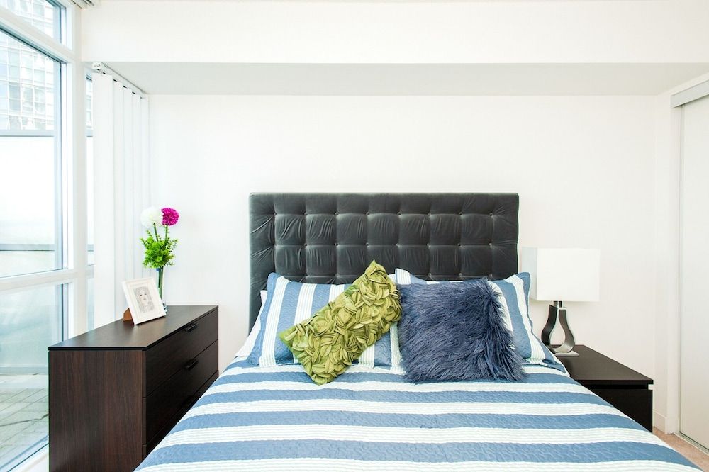 SkyTree - Condos in Heart of Downtown Comfort Condo (1107) 4