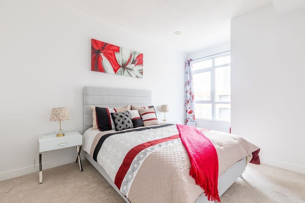 SkyTree - Condos in Heart of Downtown Classic Apartment (1039) 9
