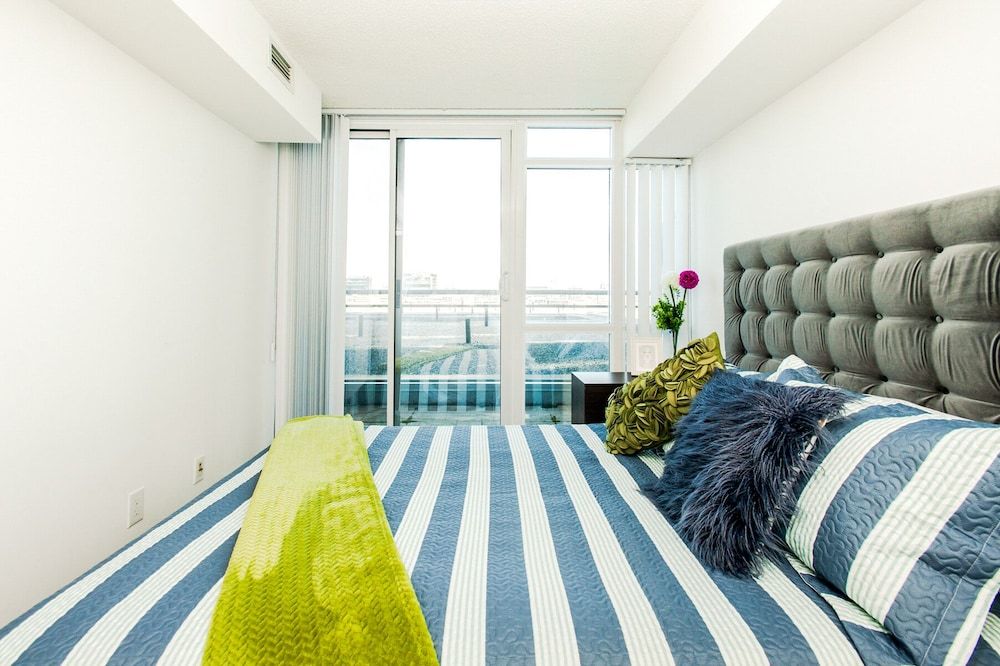 SkyTree - Condos in Heart of Downtown Comfort Condo (1107) 8