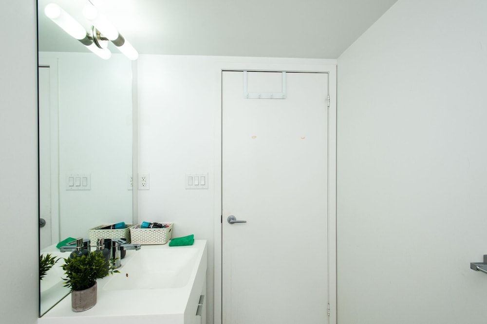 SkyTree - Condos in Heart of Downtown Comfort Condo (1107) 22