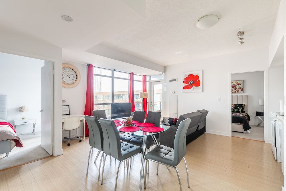 SkyTree - Condos in Heart of Downtown Classic Apartment (1039) 20