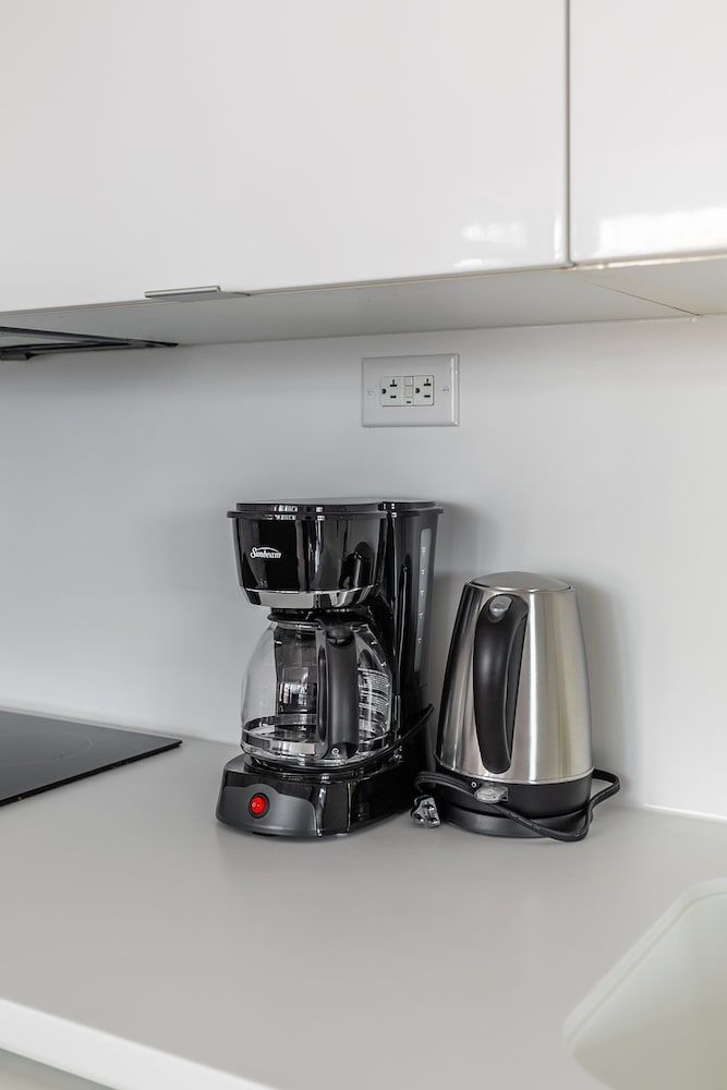 SkyTree - Condos in Heart of Downtown Classic Apartment (1039) 27