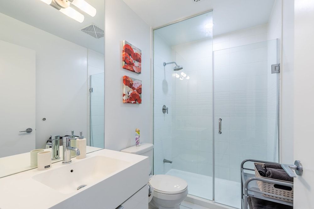 SkyTree - Condos in Heart of Downtown Classic Apartment (1039) 31