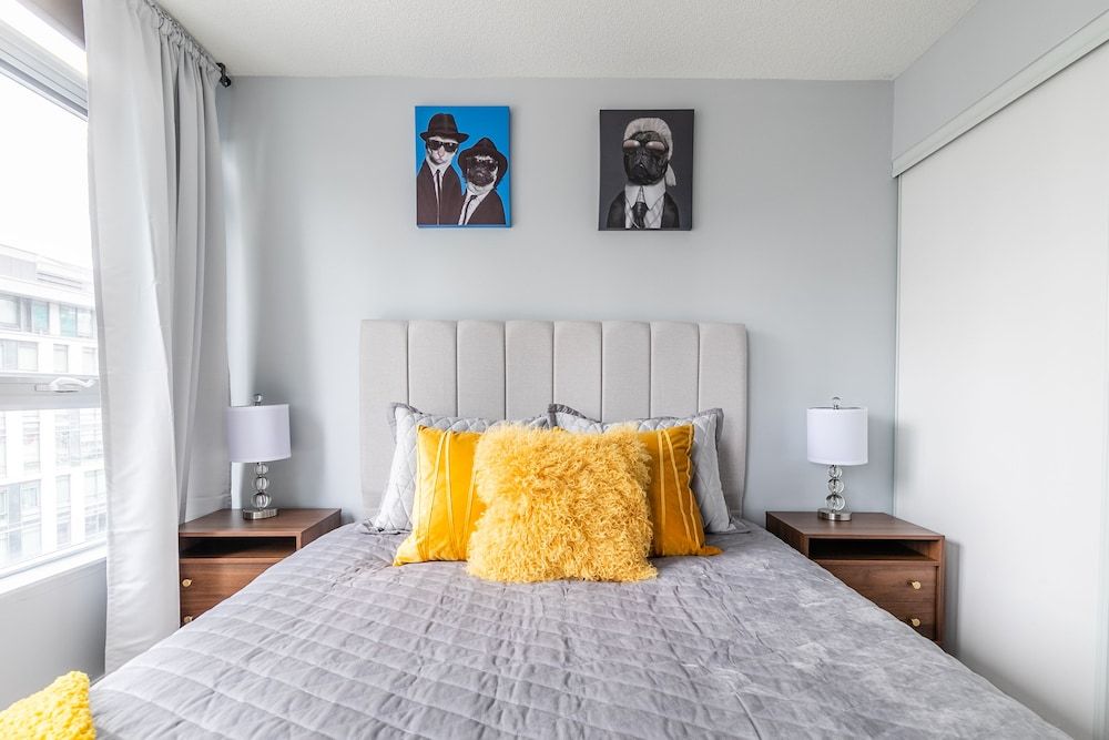 undefined SkyTree - Condos in Heart of Downtown 5