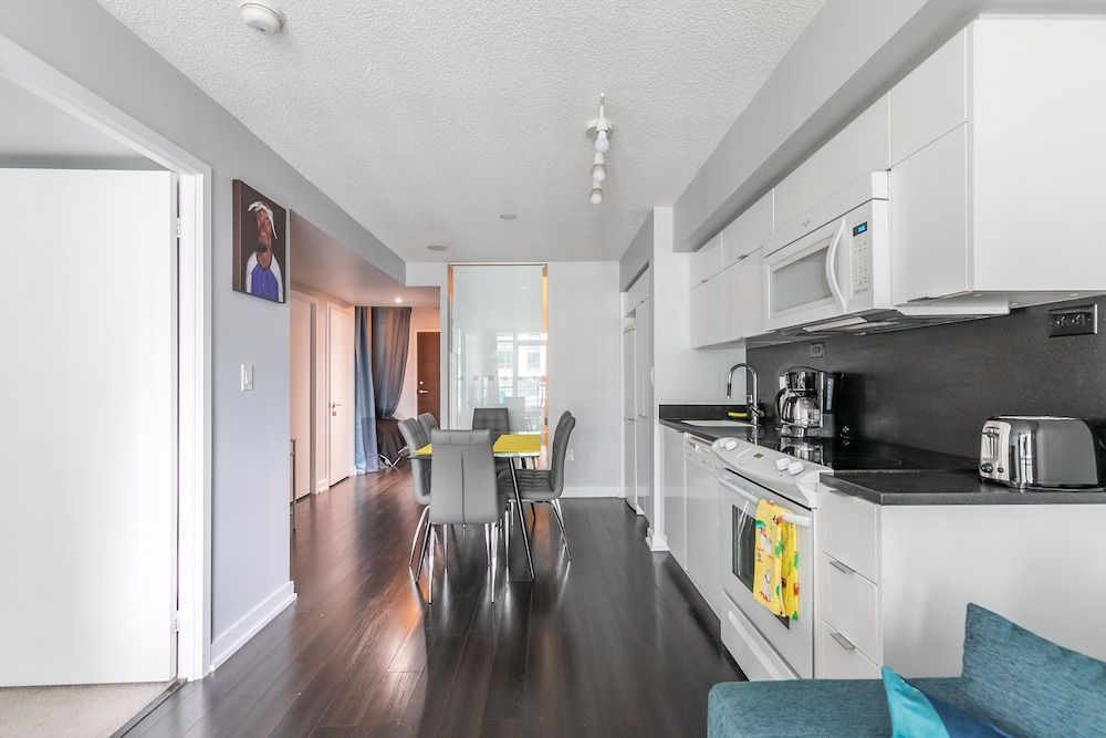 SkyTree - Condos in Heart of Downtown Design Condo (606) 19
