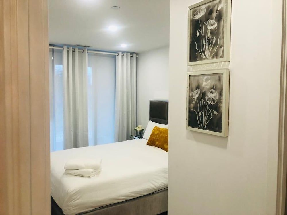 undefined Toronto Downtown Suites City View 3