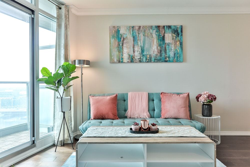 Lively Urban Condo in Old Toronto Condo 4