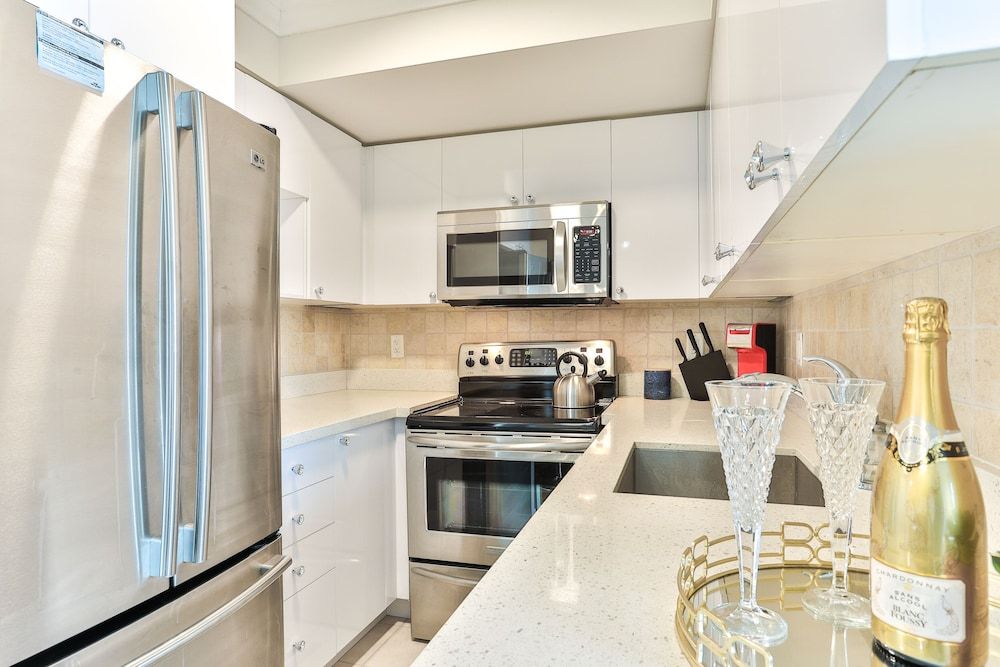 undefined Lively Urban Condo in Old Toronto 8