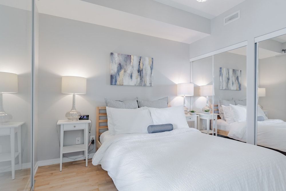 undefined Sterling Suites - Financial District 8