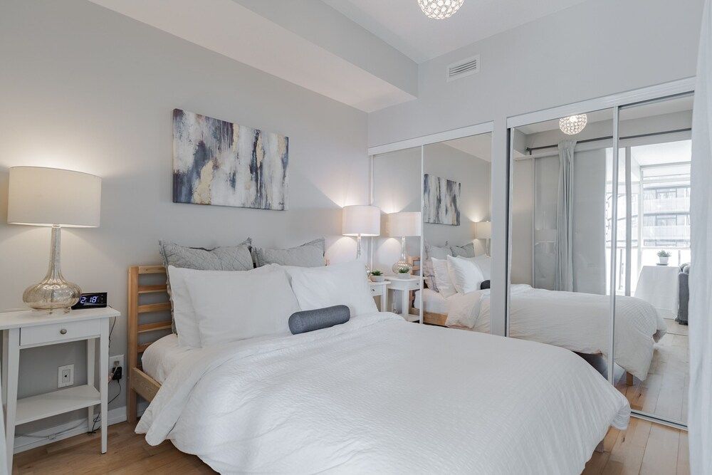 undefined Sterling Suites - Financial District 9