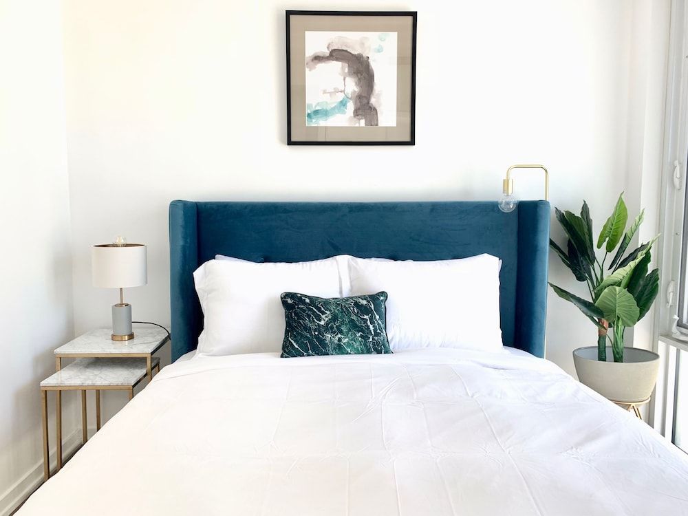 undefined Luxury 2Bed 2Bath Corner Condo 4