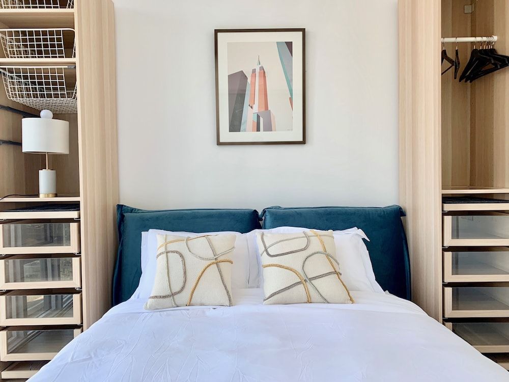 undefined Luxury 2Bed 2Bath Corner Condo 7