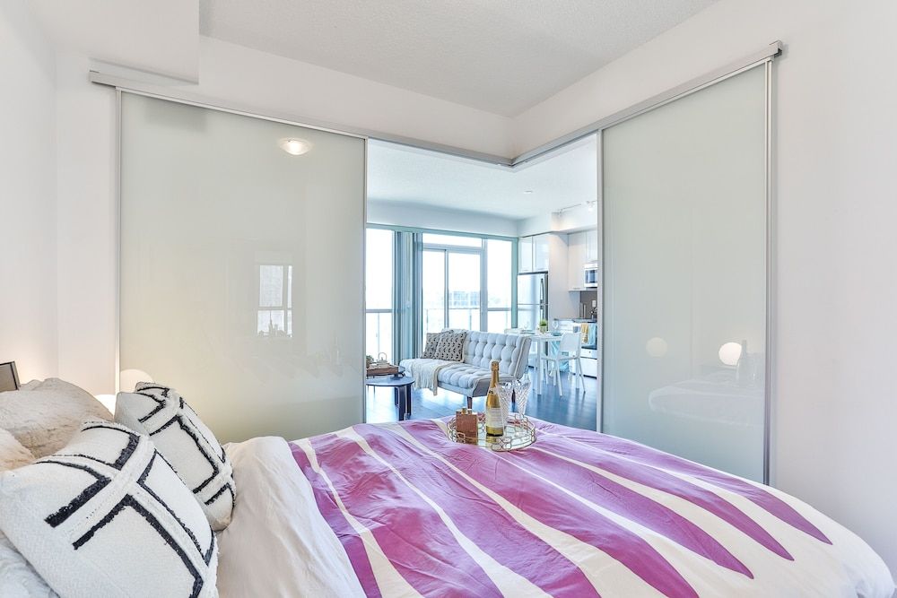 undefined Modern Condo in Historic Fort York 8