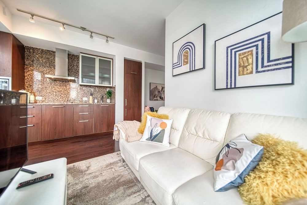 GSuite Express Downtown Toronto Business Condo 12