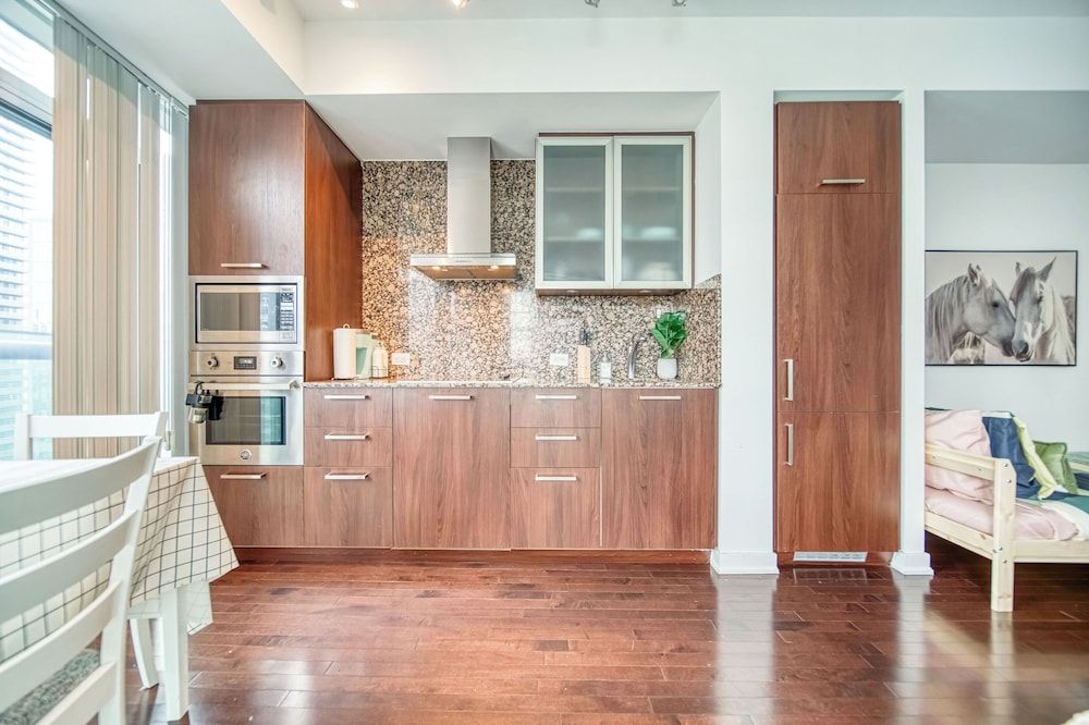 GSuite Express Downtown Toronto Business Condo 9