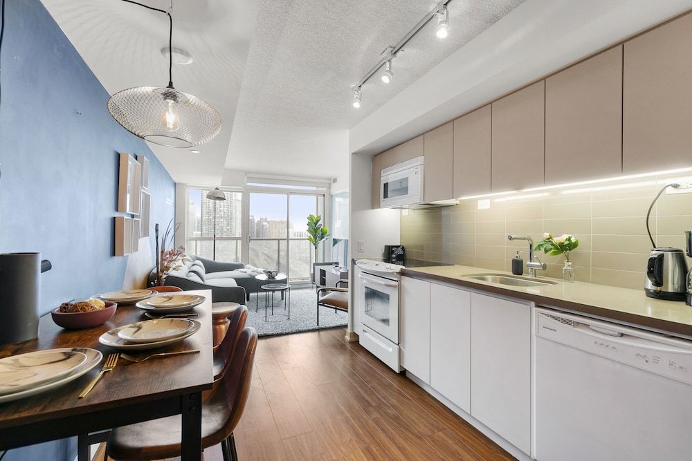 GSuite Express Downtown Toronto Executive Condo 17