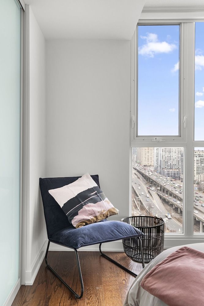 GSuite Express Downtown Toronto Executive Condo 12