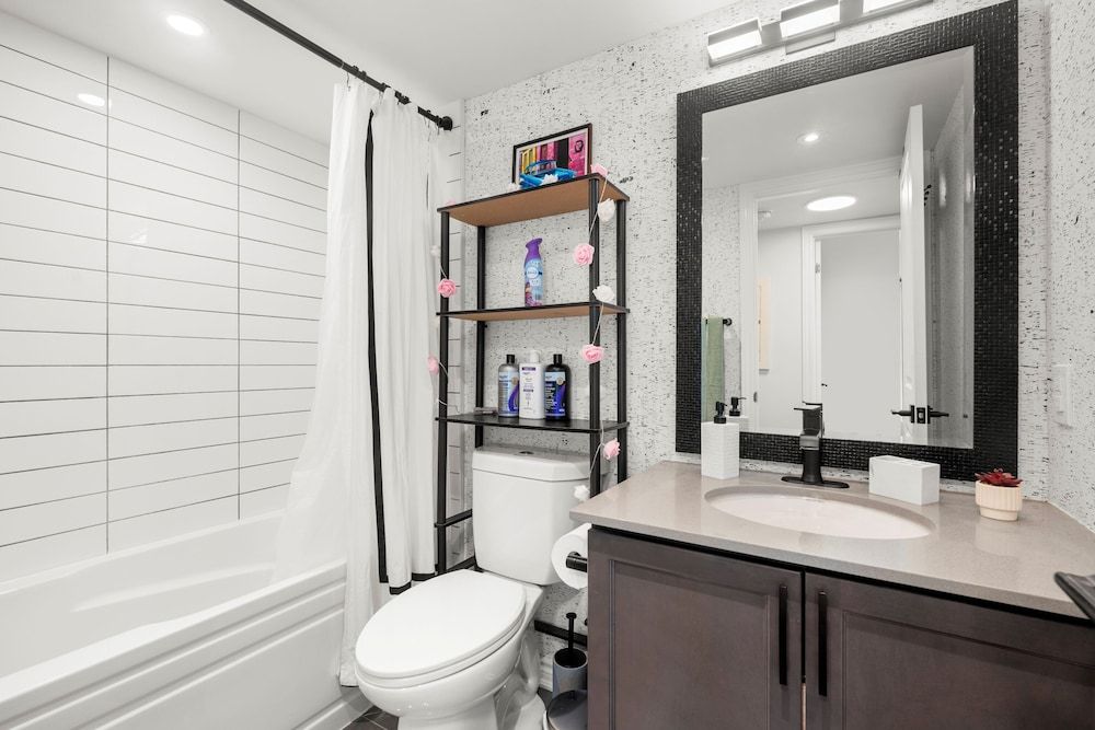 undefined GLOBALSTAY Luxury Townhouse Minutes Away From Waterfront 10