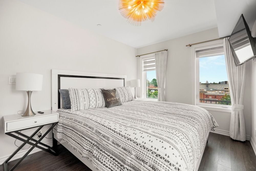 undefined GLOBALSTAY Luxury Townhouse Minutes Away From Waterfront 5