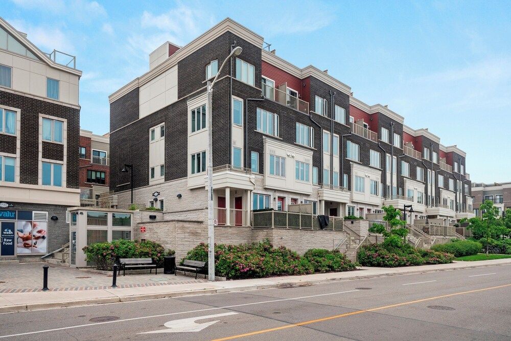 undefined GLOBALSTAY Luxury Townhouse Minutes Away From Waterfront 2