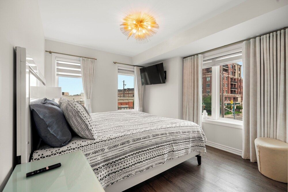 undefined GLOBALSTAY Luxury Townhouse Minutes Away From Waterfront 7