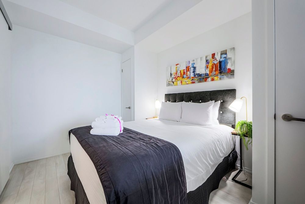 undefined City View High Floor Bay & Gerrard Pet Friendly Condo Walk to Sick Kids Hospital 9