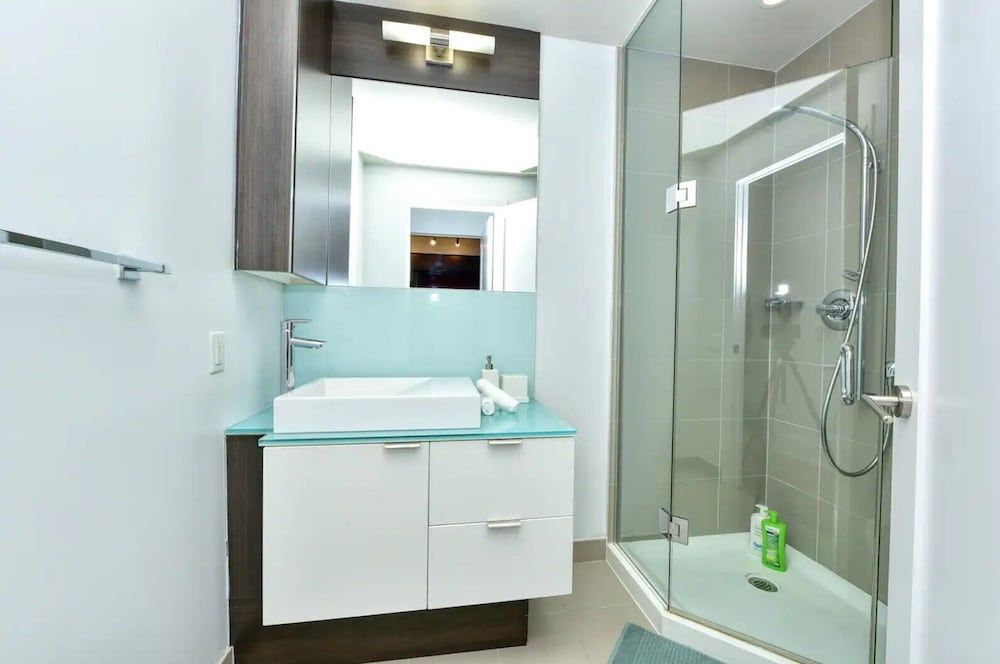 The Bay Suites MTCC CN TOWER Elite Condo 5