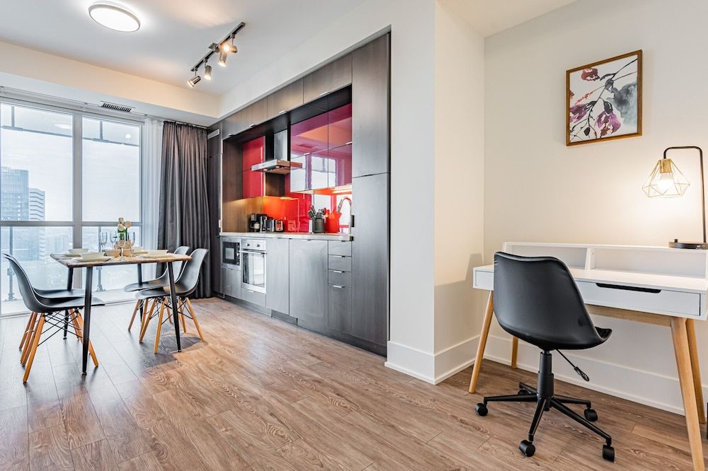 The Bay Suites MTCC CN TOWER Executive Condo 12