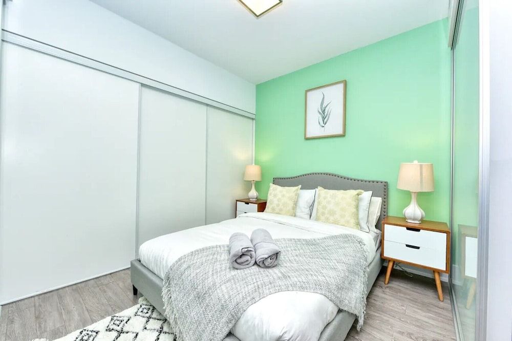 The Bay Suites MTCC CN TOWER Elite Condo