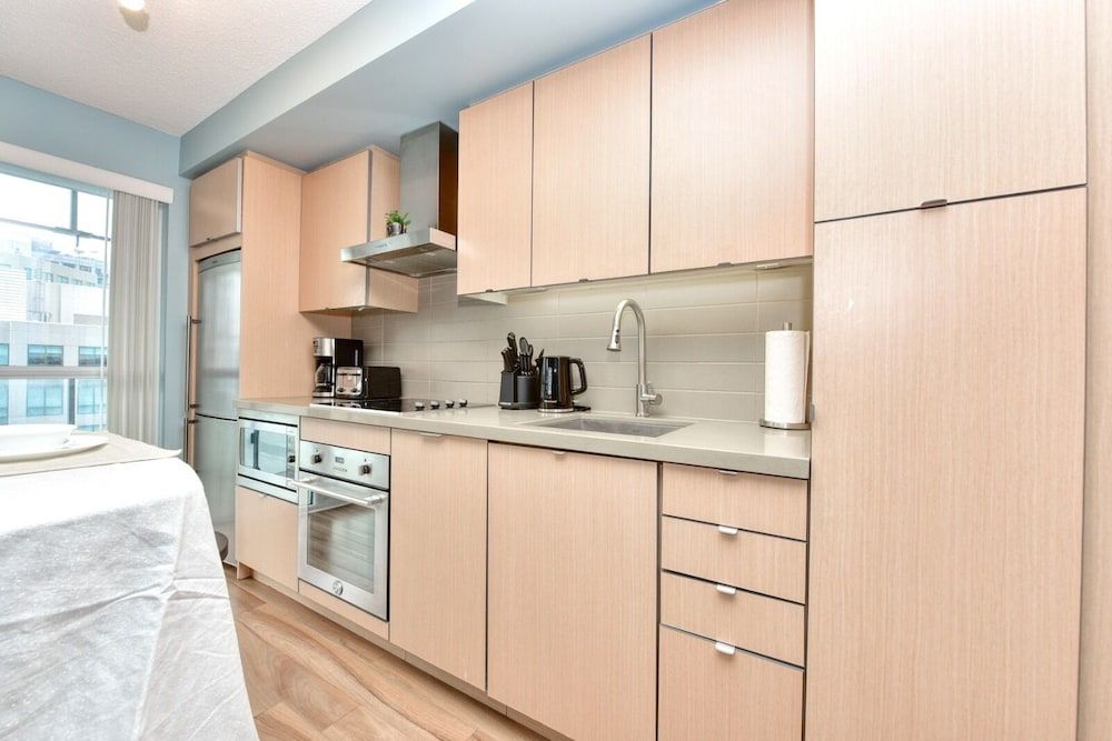 The Bay Suites MTCC CN TOWER Business Condo 9