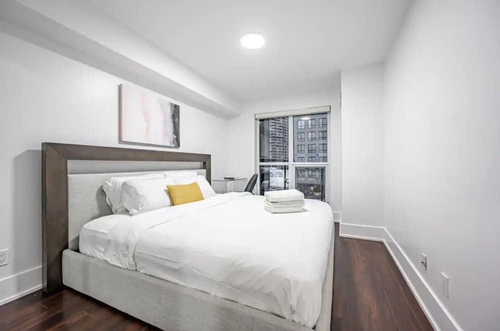 undefined The Bay Suites MTCC CN TOWER 10