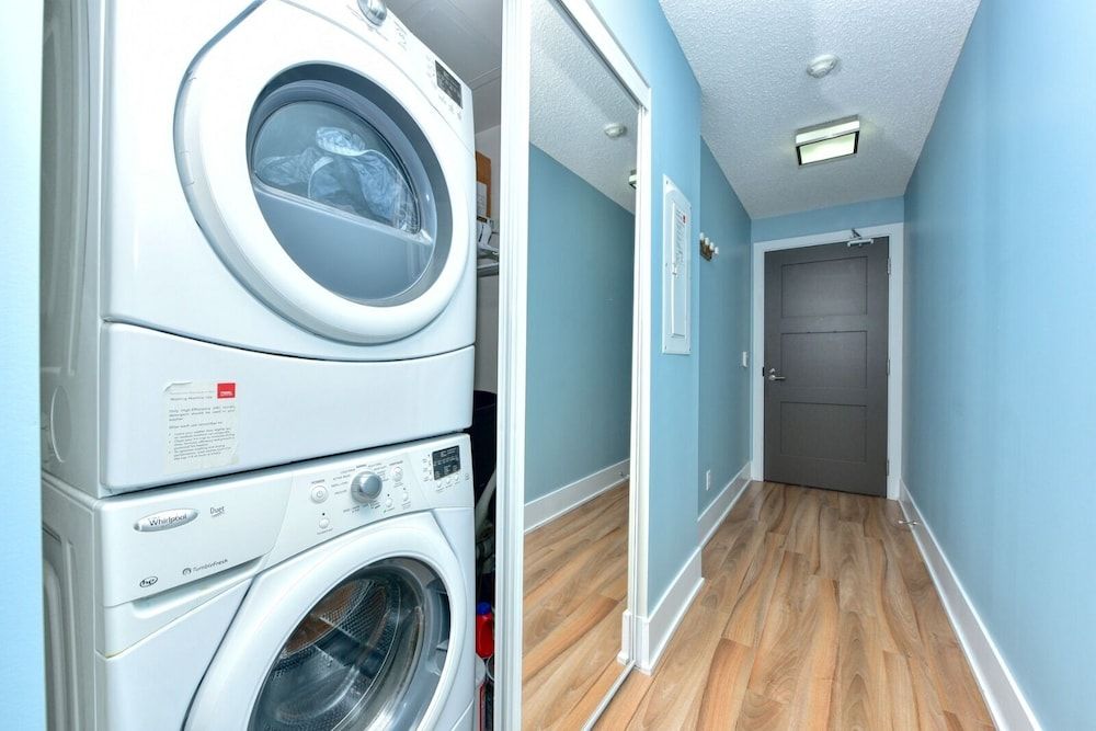 The Bay Suites MTCC CN TOWER Business Condo 8