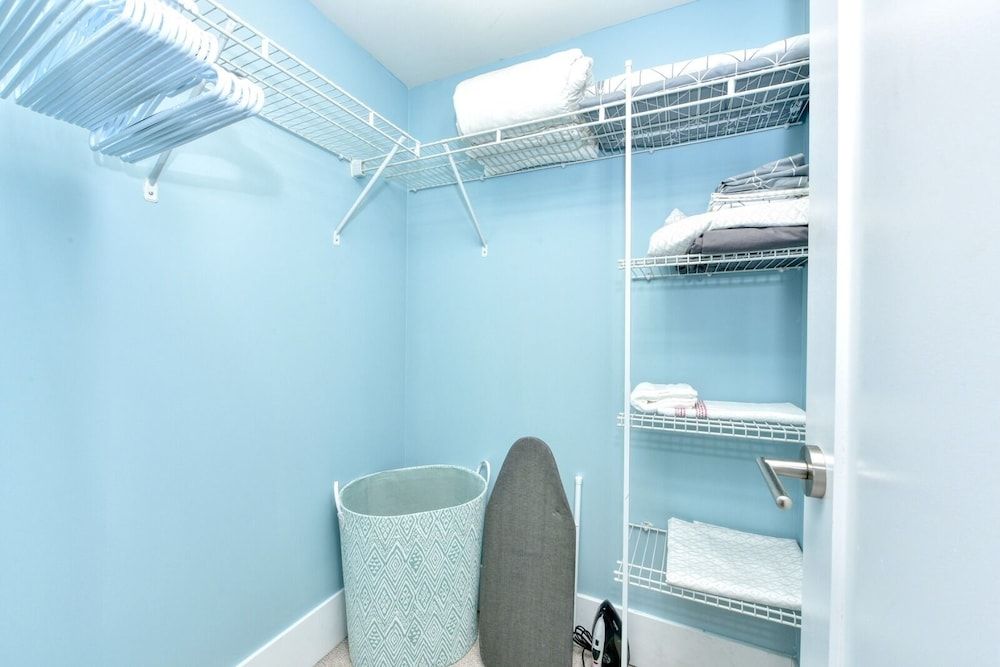 The Bay Suites MTCC CN TOWER Business Condo 4