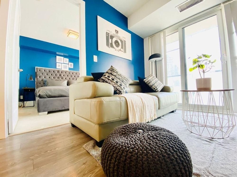 undefined The Bay Suites MTCC CN TOWER 3