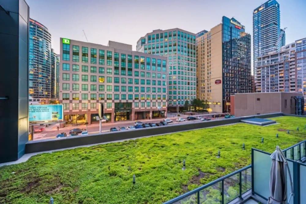 undefined The Bay Suites MTCC CN TOWER 8