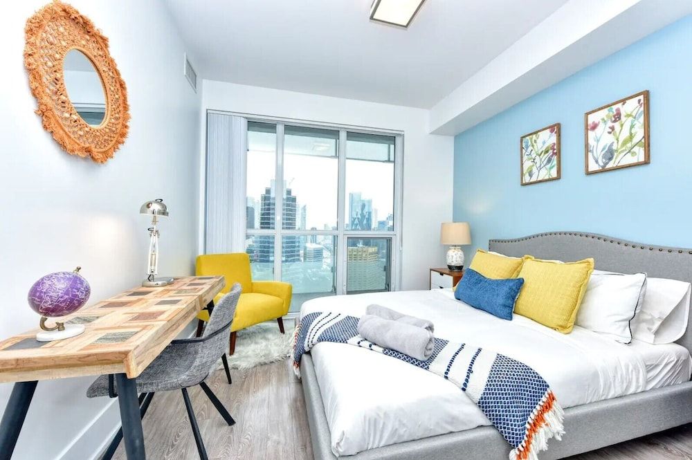 The Bay Suites MTCC CN TOWER Elite Condo 3