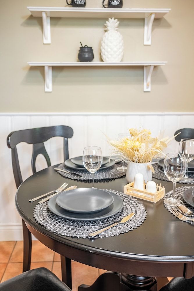 undefined Cozy Houses in Downtown Toronto by GLOBALSTAY 9