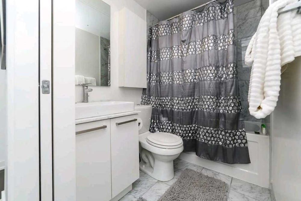 undefined Stallion Suites Opp CN Tower & Scotiabank Arena 10