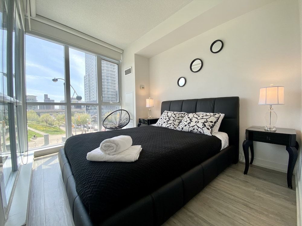 undefined Waterfront Boutique Suites 3