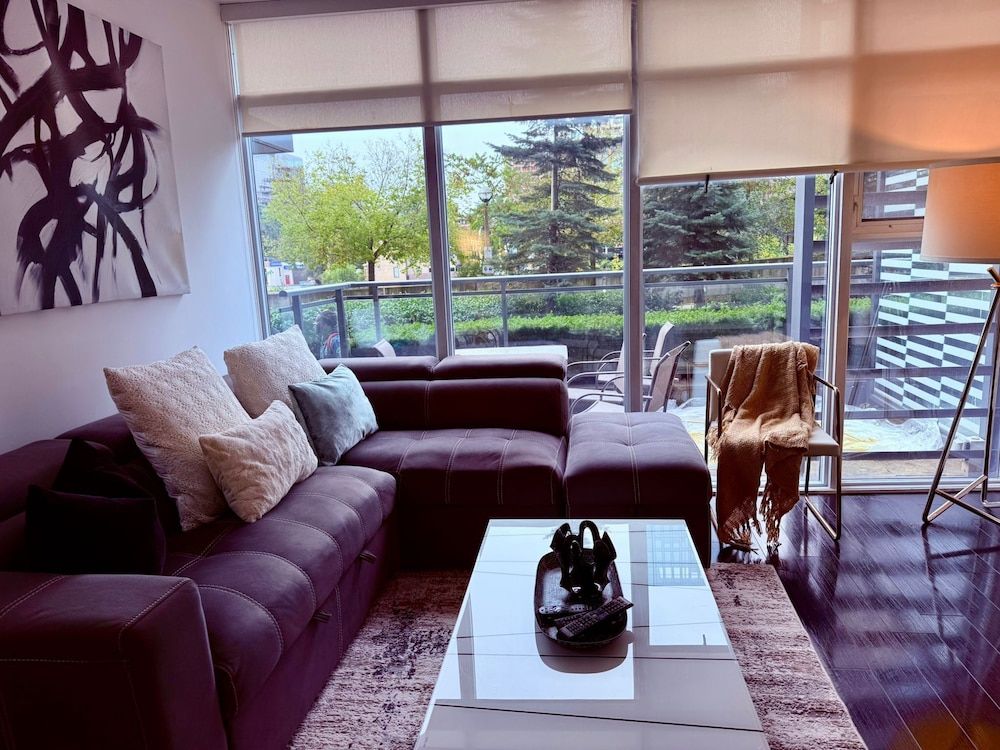 undefined Waterfront Boutique Suites 2