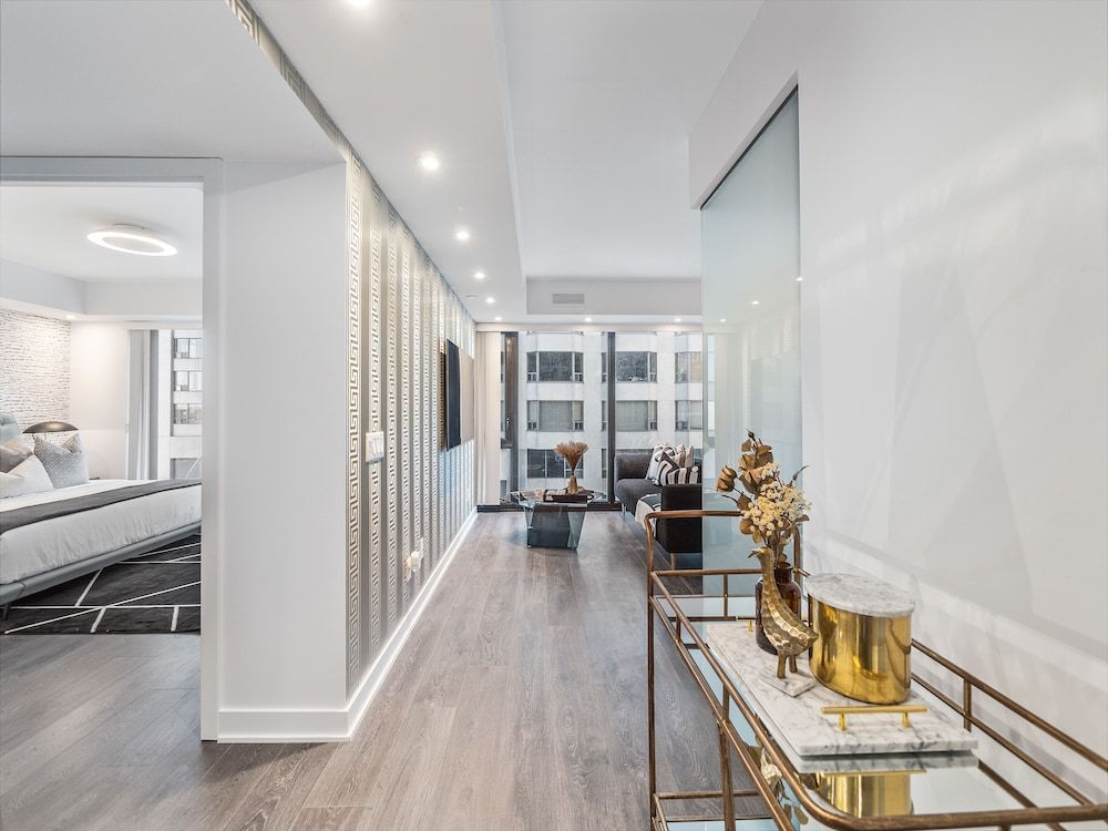 undefined Stallion Suites Yorkville 9